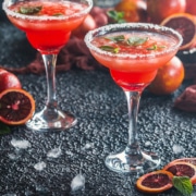 Ron Ron - Margarita de pomelo ein cocktail mit Grapefruit- oder Blutorangensaft, Agaven - und Ingwersirup