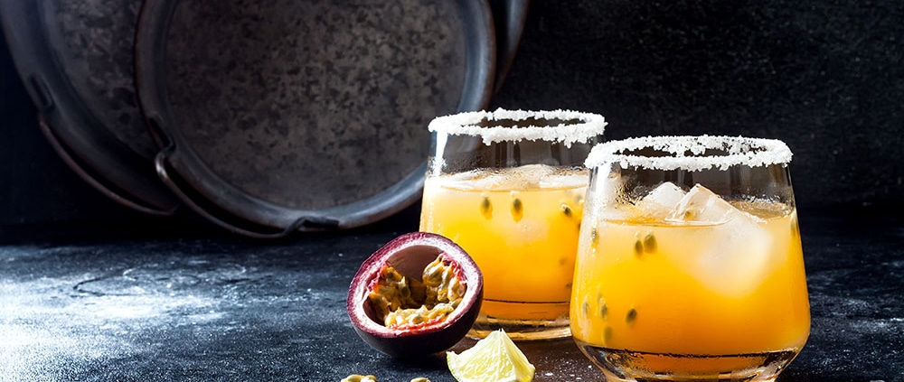 Ron Ron - Noche de Maracuyá ein Cocktail mit Passionsfrucht und Mango